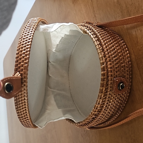 Rattan crossbody bag - Picture 7 of 7